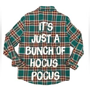 Cakeworthy Disney Hocus Pocus green plaid Winifred Halloween Fall flannel top S